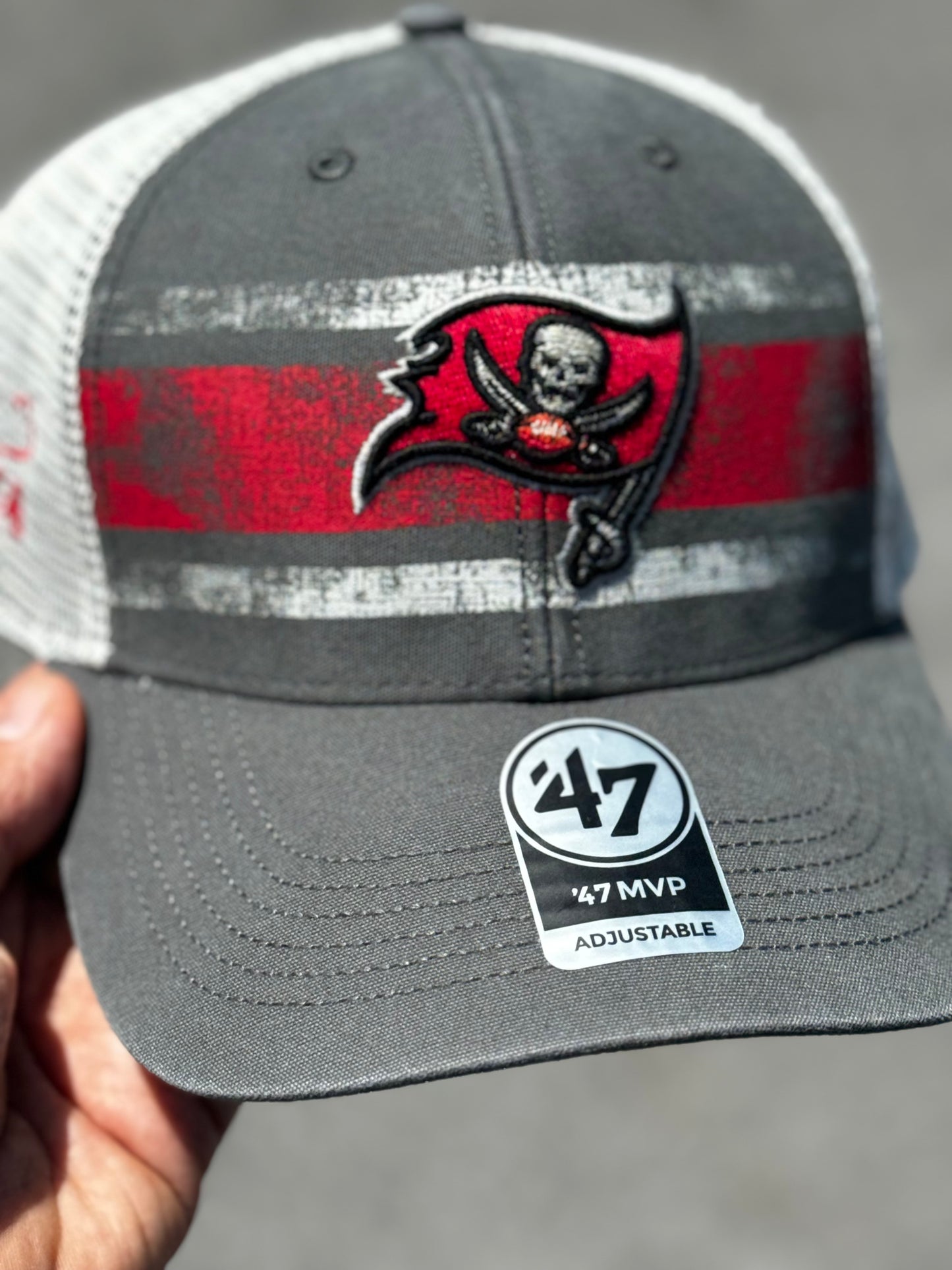 Buccaneers 47 meshback Lavonte David inscription