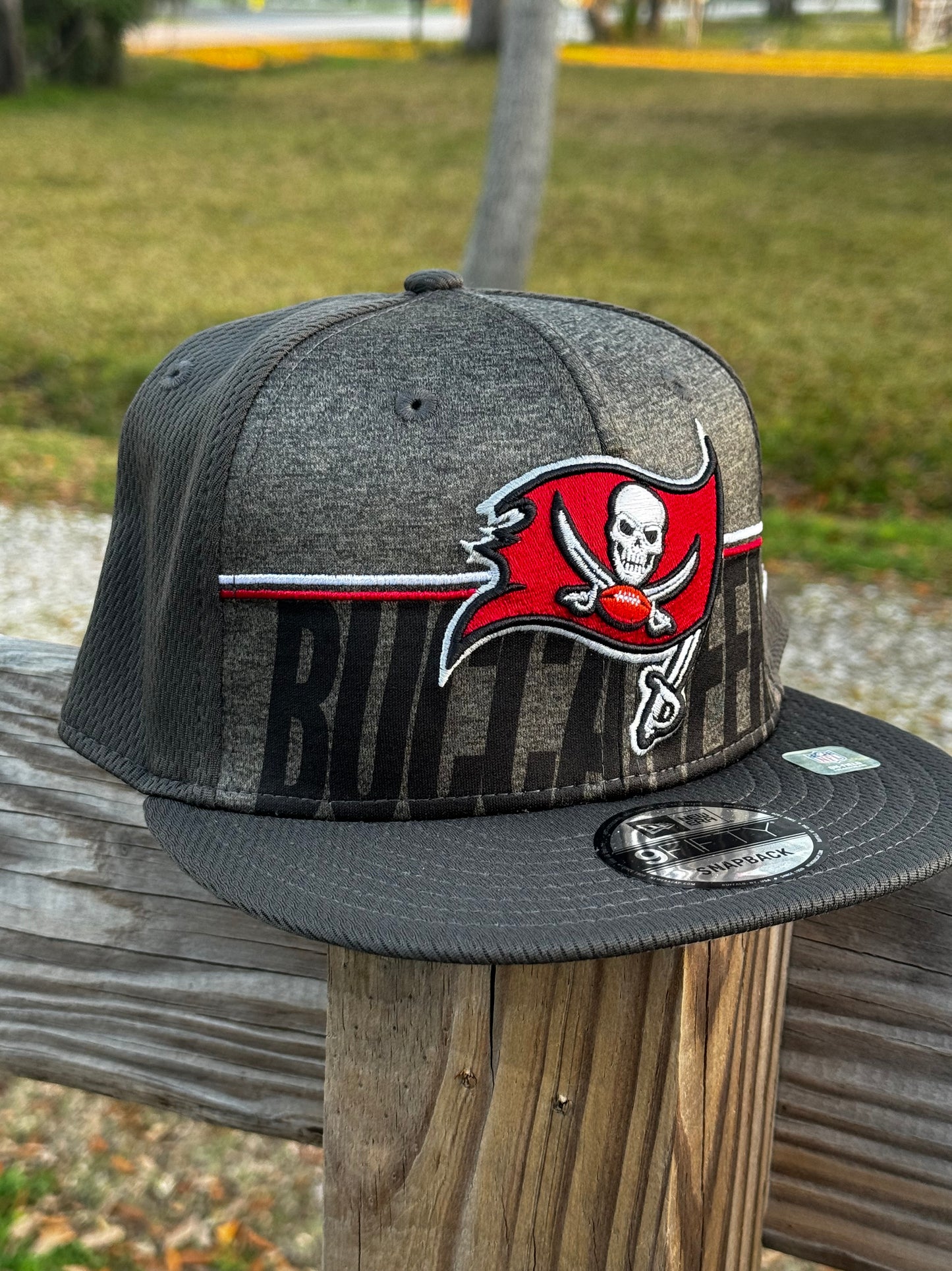 Tampa Bay Buccaneers 9FIFTY Snapback  hat New Era