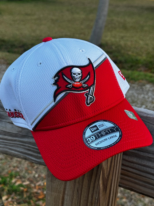 Buccaneers 2023 New Era 39thirty Sideline Hat